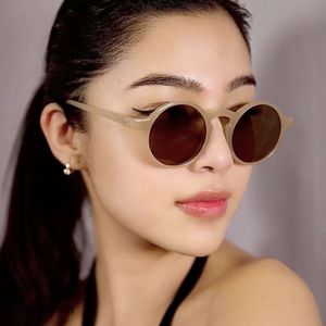 2 pcs Designer de luxe de mode Lunettes de soleil rondes à ongles de riz 2021 Nouveau style coréen Mode personnalisée Mens Ins en ligne Lunettes de soleil de voyage populaires selfie