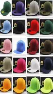 20 couleurs de bonne qualité solide pain blanc snapback solide chapeaux de baseball caps de football Basketball réglable bon marché cap4516506