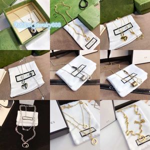 20 Style De Luxe Designer Pendentif Colliers Designers En Acier Inoxydable Plaqué Lettre Pour Femmes Bijoux De Mariage sans boîte Livraison Gratuite