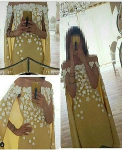2015 Myriam Fares Robes Sheat Off Houple Floor Longueur Satin Fleurs faites à la main Célébrité Robes de soirée avec Cape1387667