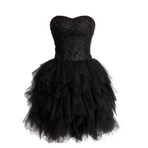 Precioso vestido dulce 16 Vestidos de fiesta negros Lentejuelas con cuentas Top de encaje Falda hinchada con volantes Corsé con cordones Espalda Sin tirantes Cariño