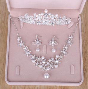 2017 Barato de joyas nupciales brillantes boda nupcial de diamantes de diez rianas accesorios collar collar de tierras de estilo de tendencia de la oreja de plata