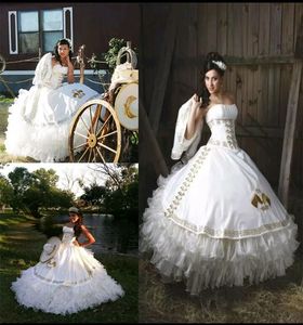 2017 Sexy vestido de bola de oro blanco vestidos de quinceañera con bordado con cuentas dulce 16 vestido con cordones hasta el suelo Vestido De Festa BM99