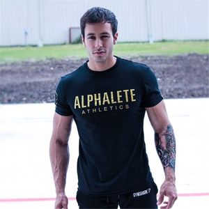 2018 Hombres de la marca Camiseta Fitness Slim fit Camisas Crossfit Ropa de algodón de manga corta Moda Ocio O-cuello ALPHALETE camiseta impresa