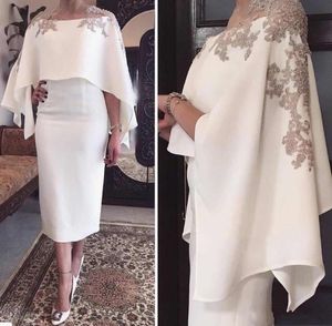 2018 Sirène Mère De La Mariée Robes Jewel Neck Gris Dentelle Appliques Perlée Avec Wrap Court Thé Longueur Soirée De Mariage Invité Robes