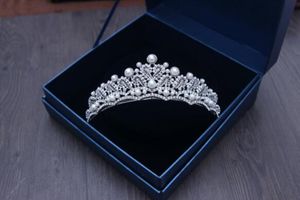 2018 Recién llegado Elegent Hermosas perlas de cristal Accesorios para la cabeza Vintage Espumoso Suministros para la boda Tocados Hecho a mano Corona del desfile