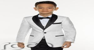 2018 New Cool White Boy039s Tuxedos bon marché pour enfants à la sur mesure pour les enfants Smoking Boy039 Suite du dîner formel Jackettiepant3758881