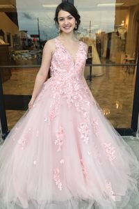 2022 Princess Pink Long Prom Dress Vestido de fiesta Sheer V Neck A-line Flowers Beaded Applique Backless Vestidos de noche formales Robes De Cocktail