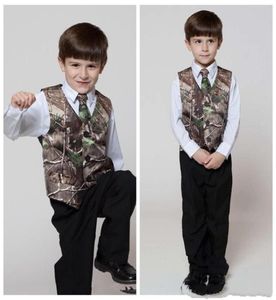 2018 Real Tree Camo Boy039s Ropa formal Chalecos con corbatas Camuflaje Novio Chaleco para niño Satén barato Chalecos de boda formales personalizados Camou3457592