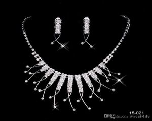 2019 15021 Conjunto de collar y pendientes de flores de cristal con diamantes de imitación sagrados, cierre de langosta para fiesta nupcial, conjuntos de joyas baratos para fiesta de graduación Eveni4583134