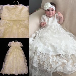 2019 Cuentas Vestidos largos de bautizo Bebé Joya Cuello Apliques de encaje Vestidos de bautismo Vestido de niñas de flores para bodas con capó