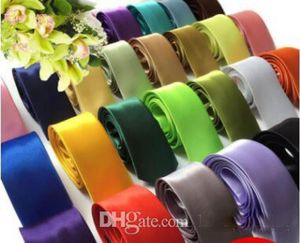 2019 Corbata para hombre Corbata de satén Raya Accesorio de boda súper barato Cuello de corbata de color liso liso para el novio 4772540