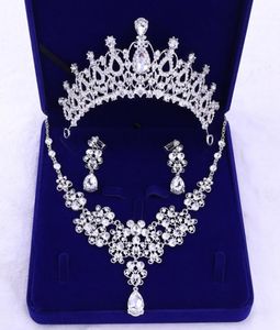 2019 Silver Crystal Flowers Jewelry Jewelry Juegos Declaración de rehinestone Pendientes de collar Crowns Juego de vestidos de novia Accesorios 9330674