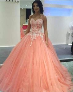 2019 Vestidos Vintage Cheap Ball Gown Quinceanera Vestidos Sweetheart Peach Pink White Lace Appliques Tulle Tulle Sweet 16 Party Prom Eveni5915270