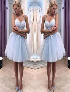 2020 pas cher bretelles spaghetti gris bleu dentelle une ligne robes de soirée tulle appliques longueur au genou courte robe de soirée de bal robes de cocktail9415770