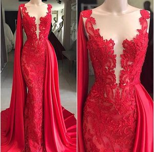 2020 Nouveau design Sexy Robes de bal de bal de sirène rouge robe illusion appliques en dentelle peplum sans manches plus taille robes de soirée formelles usure