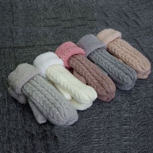 2020 New Designer Women Winter Elegant Gloves Japanese Style Twisted Striped Knit Thick Mittens With Warm Fleece Lining