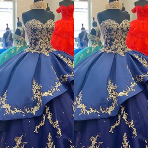 2021 Árabe Royal Blue Ball Vestido Quinceañera Vestidos Sweetheart Encaje Apliques Bordado con cuentas Satin Tiered Sweet 16 Custom Fiesta Vestido Formal Vestidos de noche