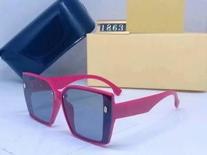 2021 Luxur Topkwaliteit Klassieke Vierkante Zonnebril Designer Brand fashion Dames Zonnebril Eyewear Metaal Glazen Lenzen met doos 1863