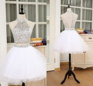 2021 Classic White Prom Vestidos de fiesta Short Halter Top Beaded Crystal Vestido de graduación de dos piezas Niñas Vestidos de fiesta formales de noche Junio