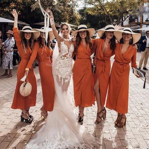 2021 elegantes vestidos de dama de honor de manga larga naranja con cuello en V de gasa hasta los tobillos batas de soir￩e vestidos de fiesta nupciales de talla grande vestido de graduación