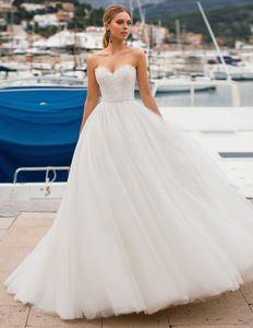 2021 Vestidos de novia elegantes con corsé de novia Vestidos de novia A-Line con cinturón de perlas Vestidos de Novia Vestido de novia hinchado personalizado con apliques de tul