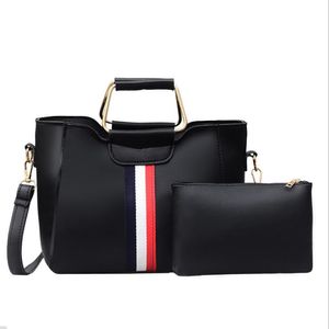 2021 Fashion Bags Design Summer Sac à main Messenger Iron Handle Two-Piece Shoulder Bag