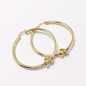 2021 Buenos anillos de oreja para mujer Charm Designer Joyería Pendientes de oro Studs Hipoalergénico Ate un nudo Cobre Galvanoplastia Moda Part256L