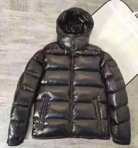 2021 Designer de haute qualité Men Down Jacket Europe et America Vestes Style classique Maya Black Short Warm Coats 9212356590