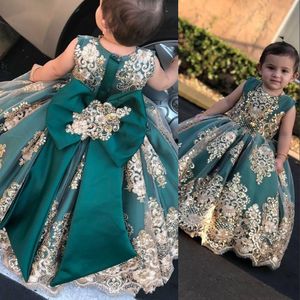 2021 Petites Filles Vert Foncé Pageant Robes Or Dentelle Appliques Cristal Perlé Enfants Fleurs Robe De Fête D'anniversaire Robes Pour Fille Avec Arc Longueur De Plancher