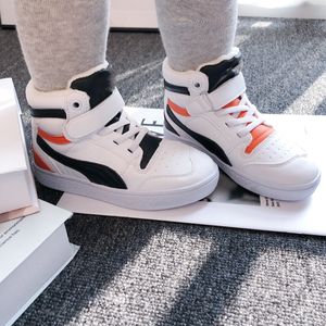 2021 Nuevo producto HOT Desinger Niños Zapatillas para correr Zapatillas cortas de felpa alta para niños Zapatos deportivos al aire libre para niños y niñas Zapato para niños pequeños