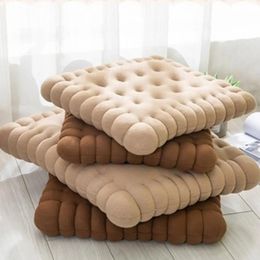 2021 nouveau style mignon oreiller biscuit forme anti-fatie pp coton canapé souple coussin pour la maison de bureau de bureau de bureau décor de dortoir