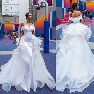 2021 Nuevos vestidos de novia de sirena baratos vintage con hombros descubiertos Faldas de satén con volantes de tren desmontables Vestidos de novia formales con gradas