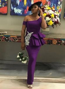 2021 Vestidos de dama de honor de vaina púrpura Apliques de un hombro Peplum Vestidos de fiesta de invitados de boda Vestido de dama de honor personalizado Tallas grandes