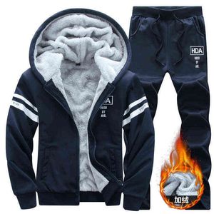 2021 Survêtement Hommes Hiver Plus Velours Sporting Slim Fit Chaud Épaissie Sportswear Sweatsuit Deux Pièces Course Hommes Ensemble Y1221