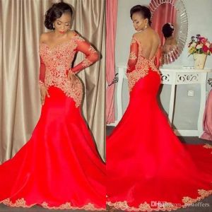 2022 Árabe Sexy Red Prom Dresses Mangas largas Sirena Off The Shoulder Gold Lace Apliques Vestidos de noche Vestidos de fiesta formales