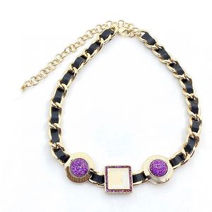 2022 C Colgantes Marca Joyería de moda Mujeres Cadena de cuero vintage Negro Rosa Gargantilla redonda Collar de cadena Fiesta Fino Lujo Calidad superior