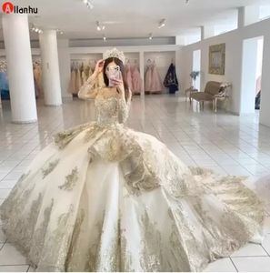 2022 Champagne Perlé Quinceanera Robes À Lacets Appliqued Manches Longues Princesse Robe De Bal De Bal Parti Porter Robe De Mascarade