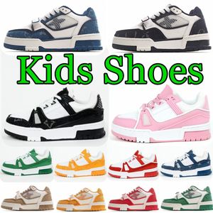 Diseñador Virgil Niño Entrenadores Zapatillas de deporte casuales Zapatos para niños Piel de becerro Abloh Amarillo Verde Rojo Azul Letra Superposiciones Plataforma Zapatillas bajas Tamaño 28-35