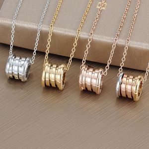 2022 haute qualité en céramique Couple pendentif collier créateur de mode Design hommes et femmes saint valentin cadeau