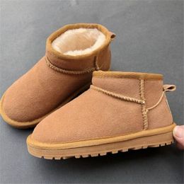 Marque enfants filles Mini bottes de neige hiver chaud enfant en bas âge WGG garçons enfants chaussures chaudes en peluche taille EU21-35