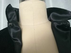 2022 Nouvelles vestes à manches longues en velours pour robe de mariée Robes de soirée de bal Col haut Boléro Veste de mariée sur mesure Fall313L