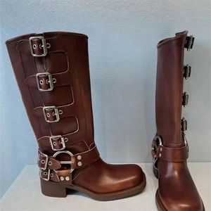 2022 nouvelles femmes genou bottes en métal boucle Rivets Punk gothique hiver bottes longues chaussures pour femmes à talons bas moyen Tube chaussures