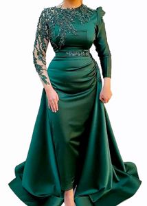 2022 Tallas grandes Árabe Aso Ebi Musulmán Verde oscuro Vestidos de baile Vaina con cuentas Satén Noche Fiesta formal Segunda recepción Vestidos de dama de honor Vestido