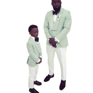 2022 Ring Bearer Boy's Formal Wear Tuxedos Dos botones Niños Trajes de boda Party Kids Boy Set (Chaqueta de menta + Pantalones de marfil)