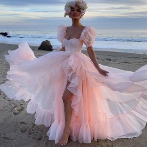 2022 Sexy Fente Blush Rose Robes De Bal Pour Les Femmes Chérie À Manches Courtes Longue Plage Robes De Soirée Formelles Une Ligne Volants Robe De Soirée De Fiançailles