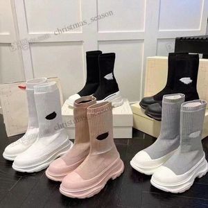 Chaussures de tricot de luxe de designer Boot Graffiti Tread Slick Hommes Femmes Chaussettes décontractées Plate-forme de chaussure Demi-bottes Blanc Noir Baskets d'extérieur Y79q #
