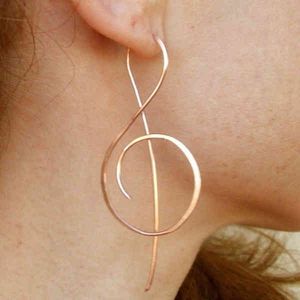 2022 Boucles d'oreilles Symbole de musique à la mode pour femmes Simple Treble Clef Note Boucles d'oreilles FashionTemperent Femme