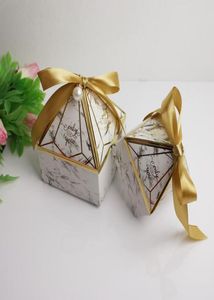 2022 Bodas de boda Pagoda Tipo Cajas de dulces de papel de diamante con cinta de ribones y suministros de regalos de devolución de lujo Pearl Suministros8429355