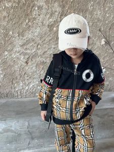 2023 Bébé Enfants Vêtements Ensembles Designer À Manches Longues Hoodies Et Pantalons Ensemble Garçons Filles Survêtements De Luxe Enfants Outfit Sportsuits Vêtements Ensembles Top Marque Polo Robes